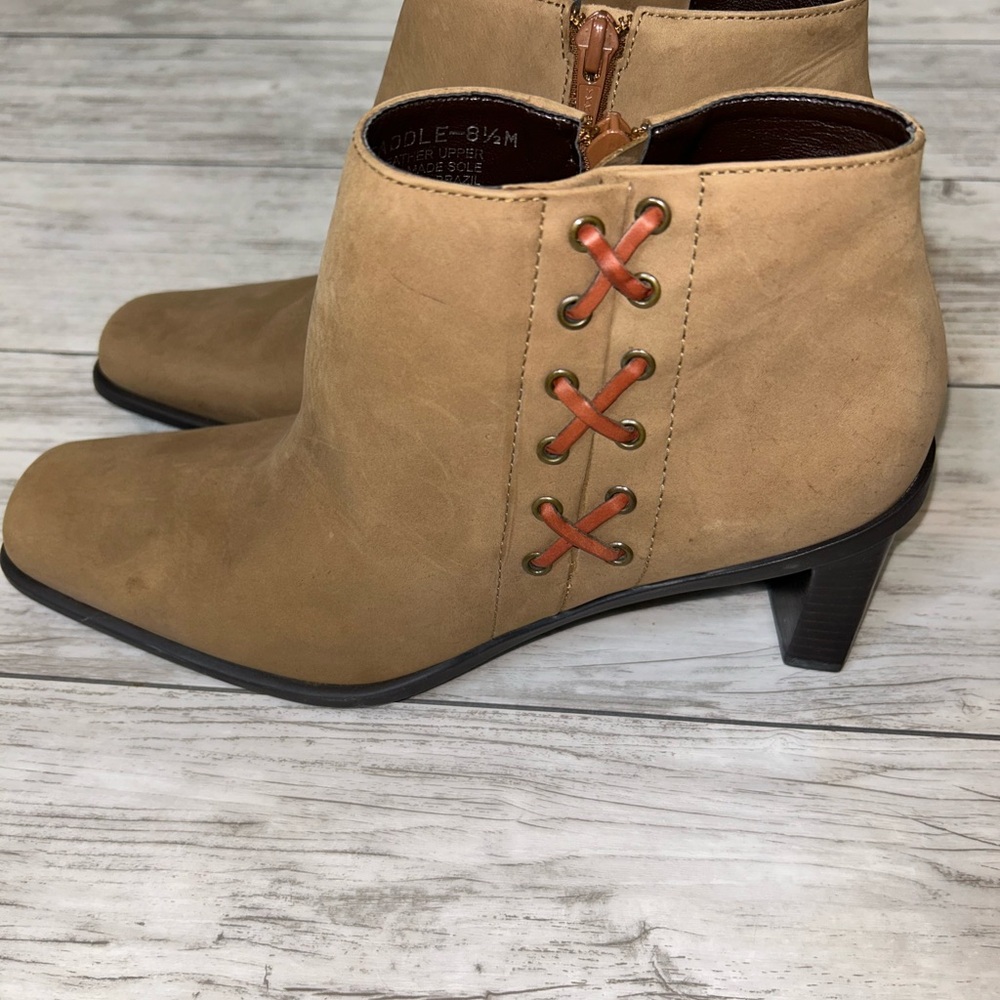 Etienne Aigner Tan Ankle Boots with Zipper size 8.5 - Picture 3 of 5